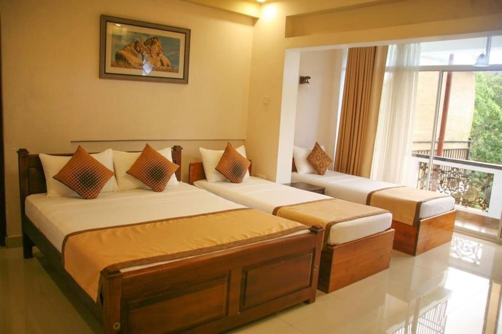 Oyo Kings Hotel Katunayaka Eksteriør billede